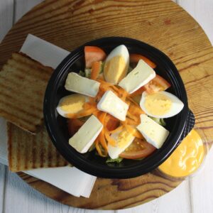 Camembert salát s vejcem